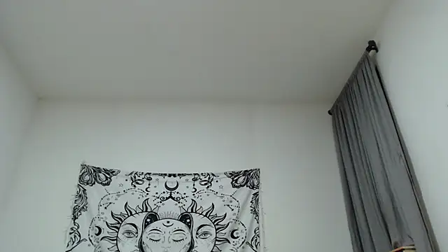 Snapshot of AlinaWoolf_ chatting on 4, 2, 2025 AlinaWoolf online show from 4, 2, 2025