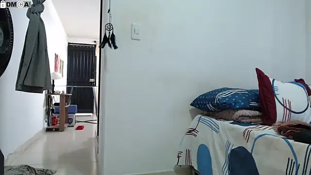 Snapshot of AlinaWoolf_ chatting on 31, 10, 2025 AlinaWoolf online show from 31, 10, 2025