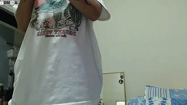 Snapshot of AlinaWoolf_ chatting on 9, 4, 2026 AlinaWoolf online show from 9, 4, 2026