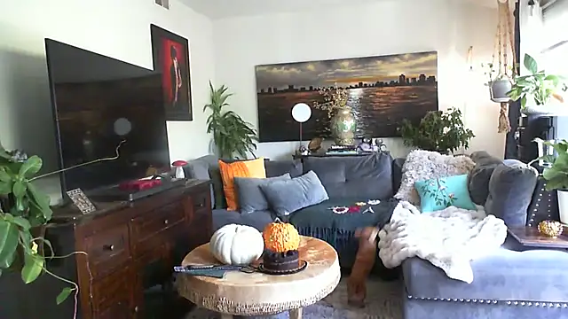 CeceilaMoon online show from 5, 11, 2025