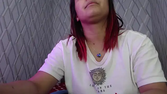 NicolleTaylor online show from 6, 1, 2025