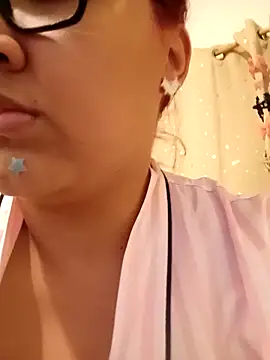 Snapshot of Isabella_Du chatting on 7, 5, 2026 Isabella Du online show from 7, 5, 2026