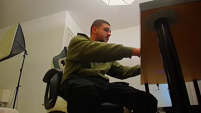 JoshKnights online show from 6, 10, 2025