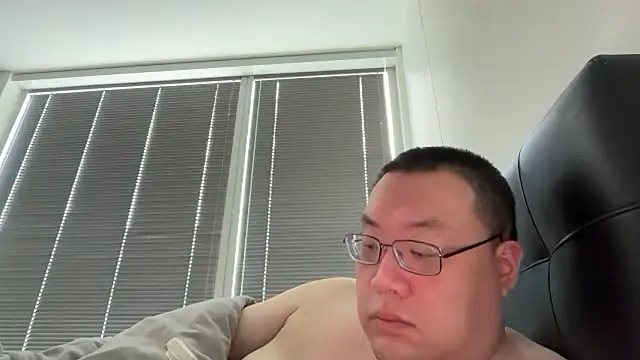 Snapshot of slaveasianboy chatting on 6, 6, 2026 slaveasianboy online show from 6, 6, 2026
