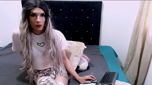 Snapshot of candent_duo777 chatting on 14, 2, 2025 candent duo777 online show from 14, 2, 2025