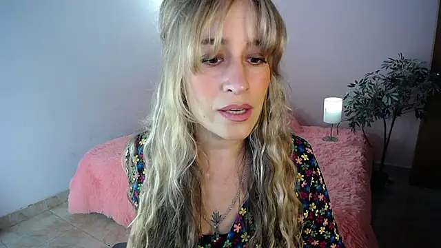 Paula Paz online show from 6, 2, 2026