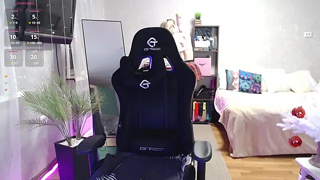 Snapshot of Little_Soph chatting on 27, 12, 2024 Little Soph online show from 27, 12, 2024