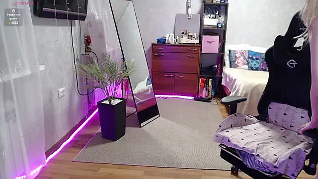 Snapshot of Little_Soph chatting on 23, 1, 2025 Little Soph online show from 23, 1, 2025