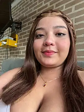 Snapshot of CharlotteMillers chatting on 1, 1, 2025 CharlotteMillers online show from 1, 1, 2025