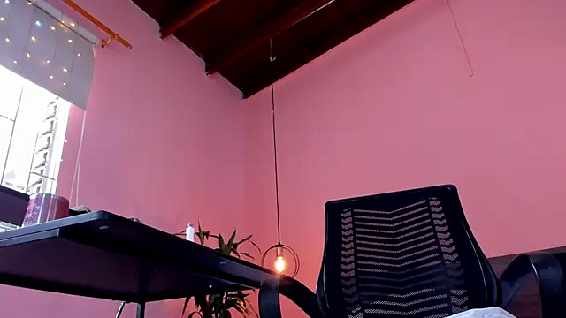  aline hall online show from 6, 3, 2025