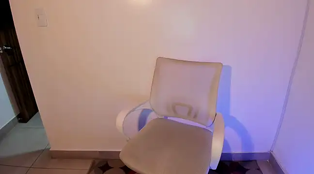 kiaraowen online show from 3, 12, 2024