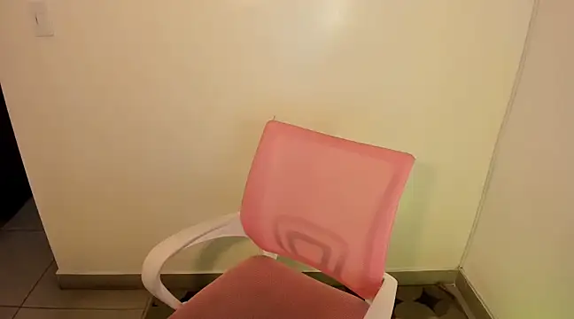 kiaraowen online show from 8, 1, 2025