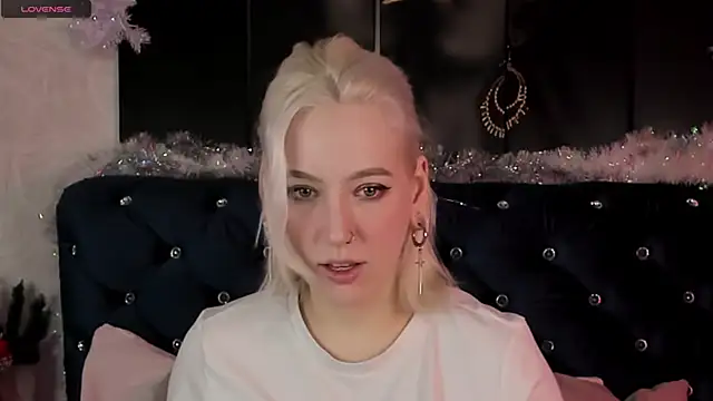Snapshot of RachelCart chatting on 3, 1, 2025 RachelCart online show from 3, 1, 2025