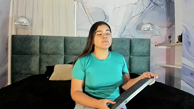EVELIN MASON online show from 15, 1, 2025