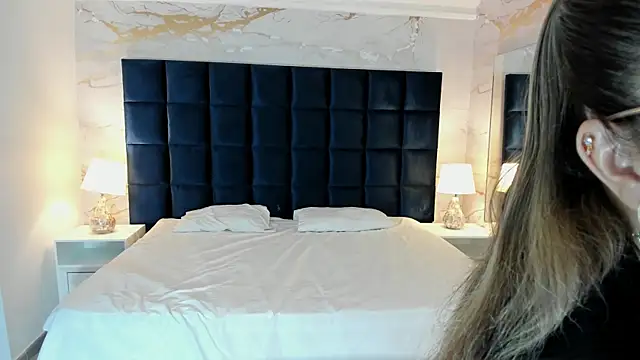 EVELIN MASON online show from 8, 5, 2026