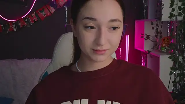 YasmineWest online show from 30, 10, 2025