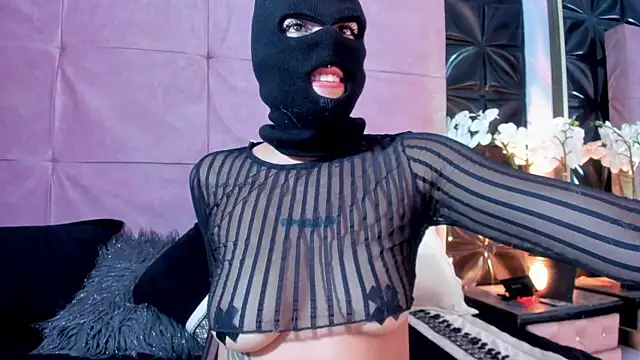 cattleya jensen  online show from 14, 12, 2024