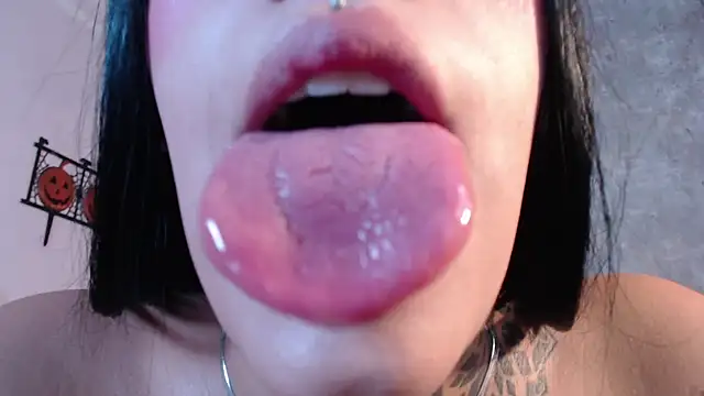 cattleya jensen  online show from 11, 10, 2025