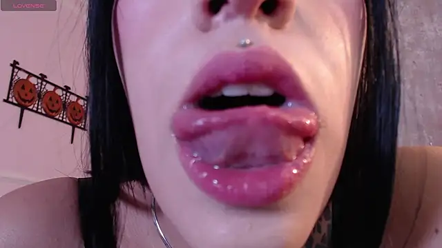 cattleya jensen  online show from 14, 10, 2025