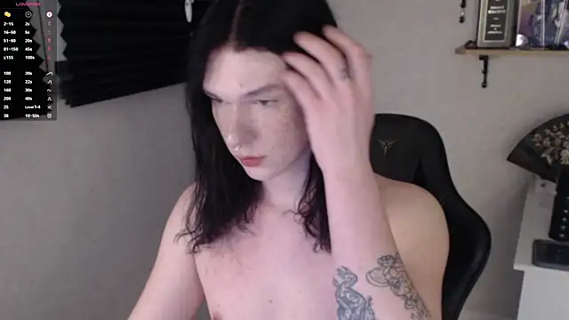 carthylovvve online show from 28, 1, 2025