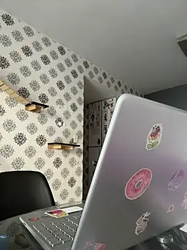 Snapshot of samilux5 chatting on 28, 10, 2025 samilux5 online show from 28, 10, 2025