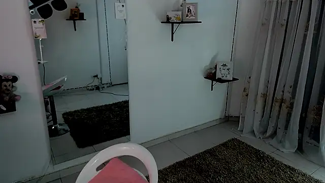 lollita 23  online show from 1, 12, 2025