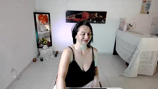 lollita 23  online show from 15, 6, 2026