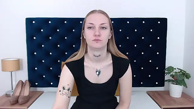 Snapshot of AlexaTease chatting on 5, 12, 2024 AlexaTease online show from 5, 12, 2024
