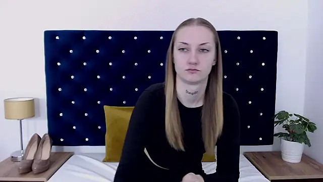 Snapshot of AlexaTease chatting on 9, 12, 2024 AlexaTease online show from 9, 12, 2024