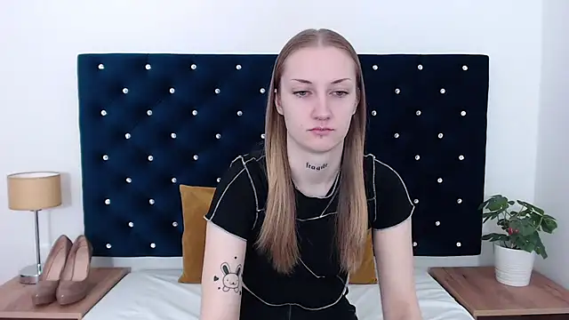 Snapshot of AlexaTease chatting on 11, 12, 2024 AlexaTease online show from 11, 12, 2024