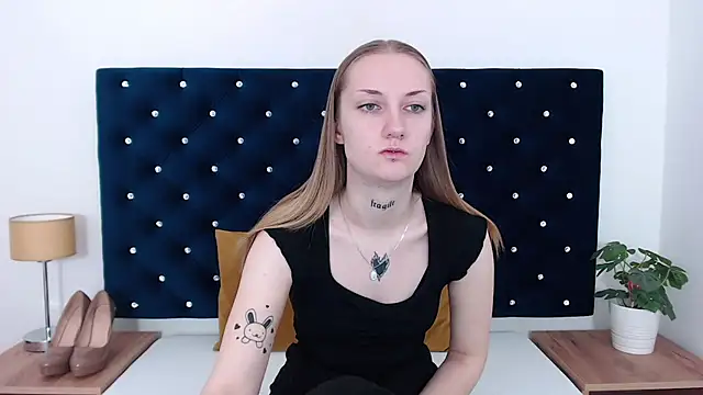 Snapshot of AlexaTease chatting on 20, 12, 2024 AlexaTease online show from 20, 12, 2024