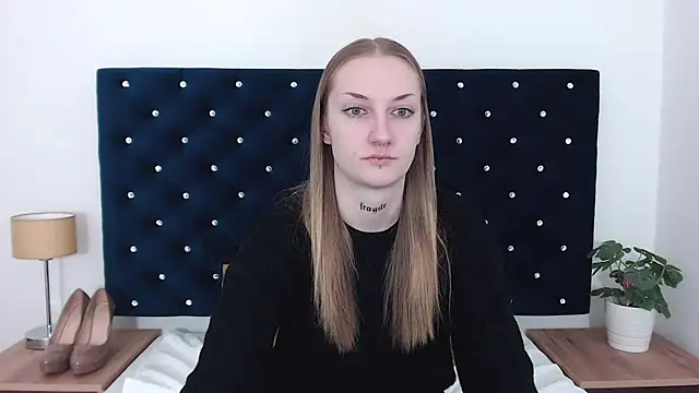 Snapshot of AlexaTease chatting on 28, 12, 2024 AlexaTease online show from 28, 12, 2024