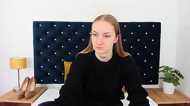 Snapshot of AlexaTease chatting on 14, 2, 2025 AlexaTease online show from 14, 2, 2025