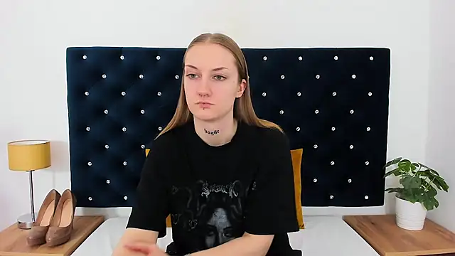 Snapshot of AlexaTease chatting on 26, 2, 2025 AlexaTease online show from 26, 2, 2025