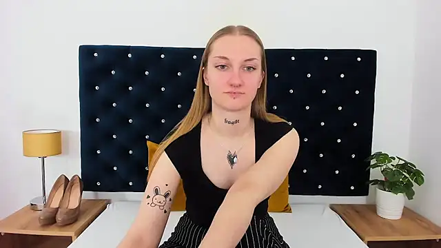 Snapshot of AlexaTease chatting on 21, 3, 2025 AlexaTease online show from 21, 3, 2025