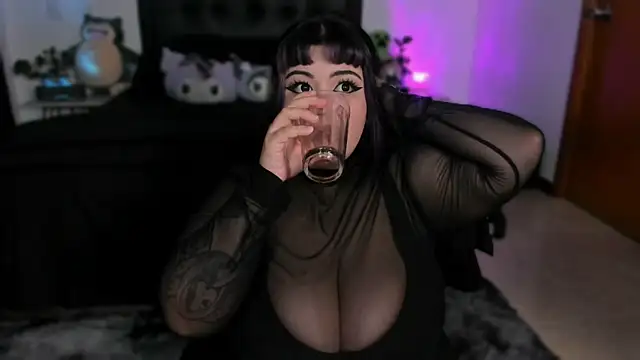 Snapshot of Effyss_ chatting on 13, 9, 2025 Effyss online show from 13, 9, 2025