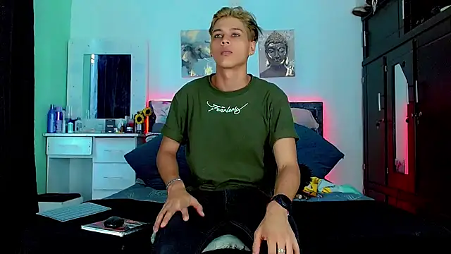 Liamscott  online show from 14, 9, 2025