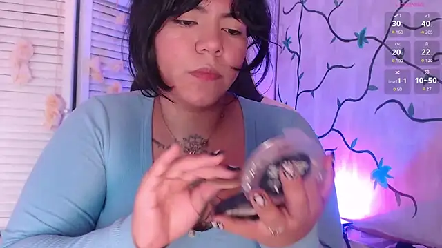 JulianaCastillo online show from 28, 1, 2025