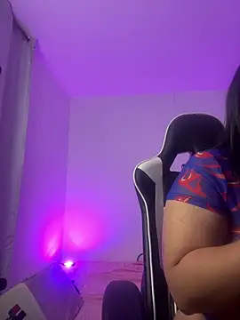 JulianaCastillo online show from 5, 3, 2025