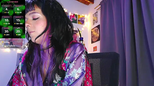 Snapshot of purple_em69 chatting on 13, 1, 2025 purple em69 online show from 13, 1, 2025