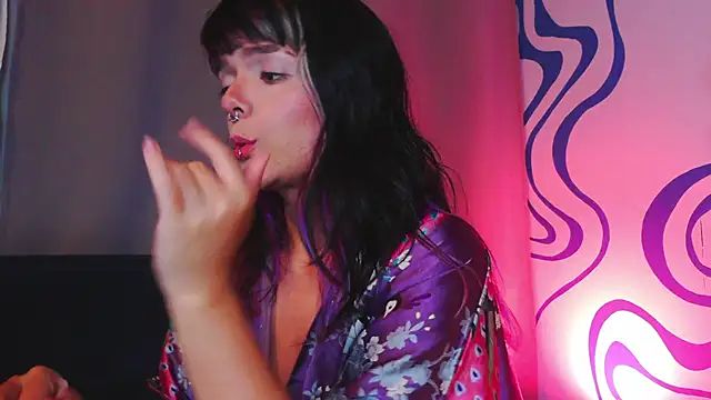 Snapshot of purple_em69 chatting on 1, 10, 2025 purple em69 online show from 1, 10, 2025