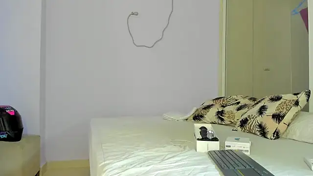 Snapshot of Mari_Mendoza chatting on 12, 12, 2024 Mari Mendoza online show from 12, 12, 2024