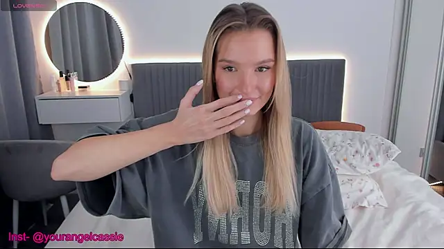 CassieRayss online show from 9, 12, 2024