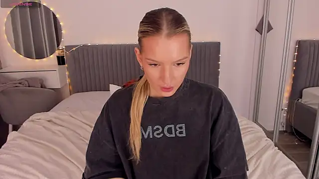 CassieRayss online show from 10, 5, 2026