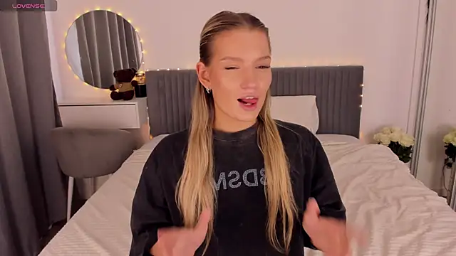 CassieRayss online show from 25, 5, 2026