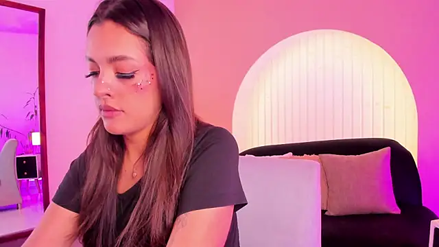 martina duque  online show from 4, 6, 2026