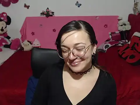 Snapshot of Angela_18honey chatting on 25, 9, 2025 Angela 18honey online show from 25, 9, 2025