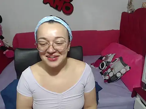 Snapshot of Angela_18honey chatting on 5, 11, 2025 Angela 18honey online show from 5, 11, 2025