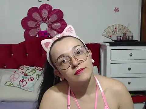 Snapshot of Angela_18honey chatting on 6, 2, 2026 Angela 18honey online show from 6, 2, 2026