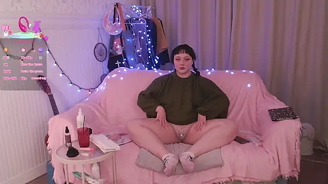 Snapshot of Horny_Spell chatting on 11, 1, 2026 Horny Spell online show from 11, 1, 2026